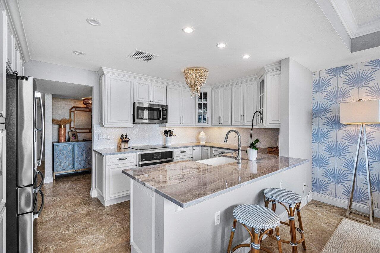 108 Lakeshore Drive 38-ph photo 14