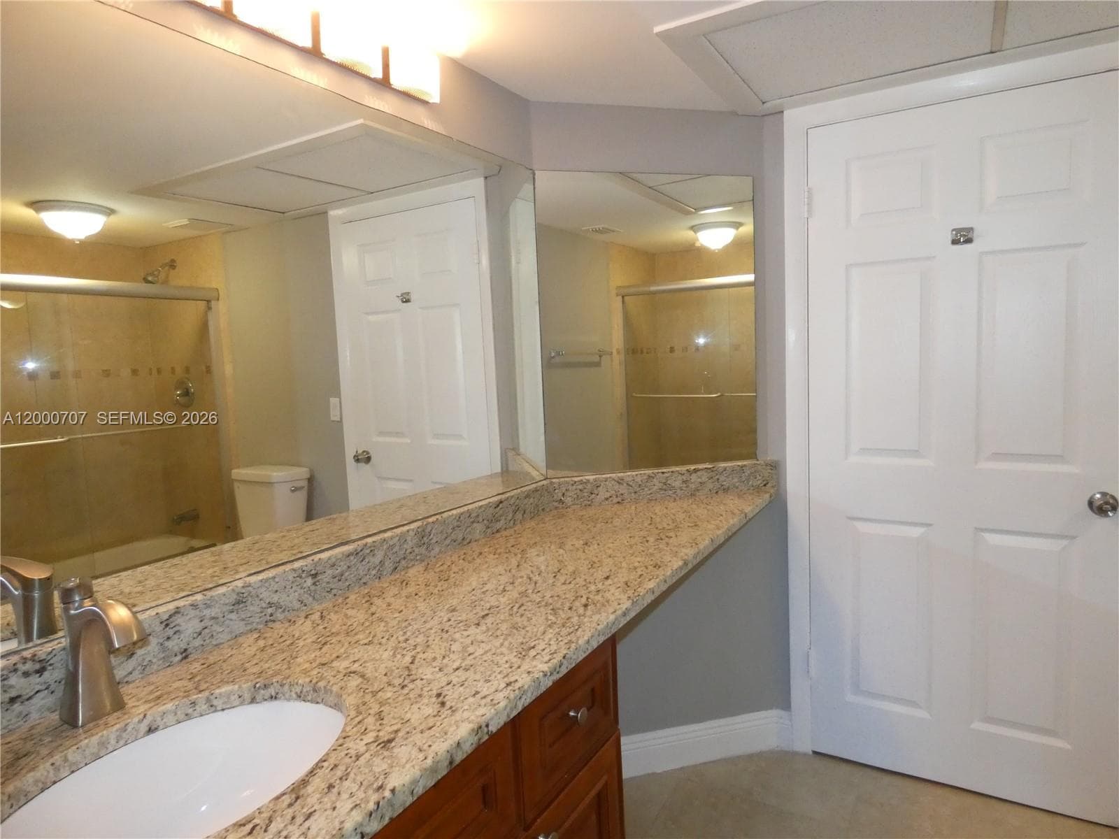 2841 Oakland Forest Dr 207 photo 13