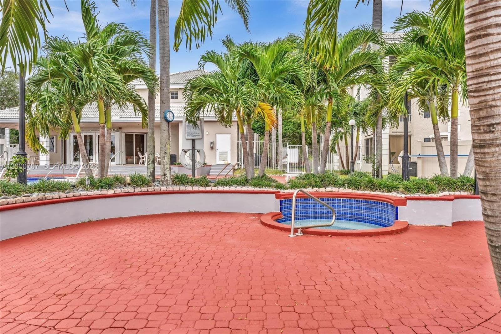 2841 Oakland Forest Dr 207 photo 17