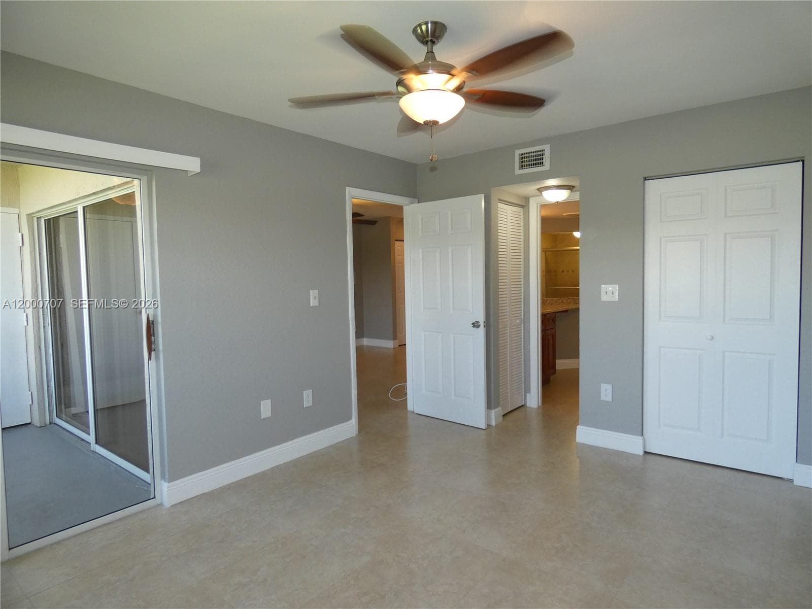 2841 Oakland Forest Dr 207 photo 10