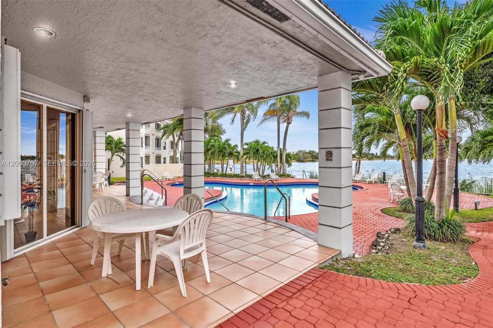 2841 Oakland Forest Dr 207 photo 18