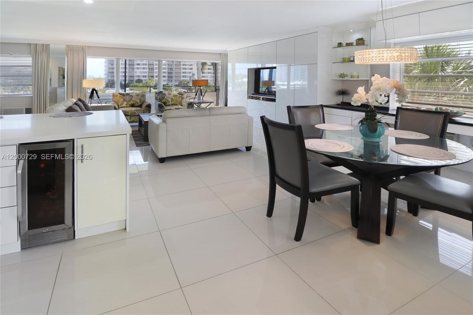 220 Kings Point Dr 415 photo 2