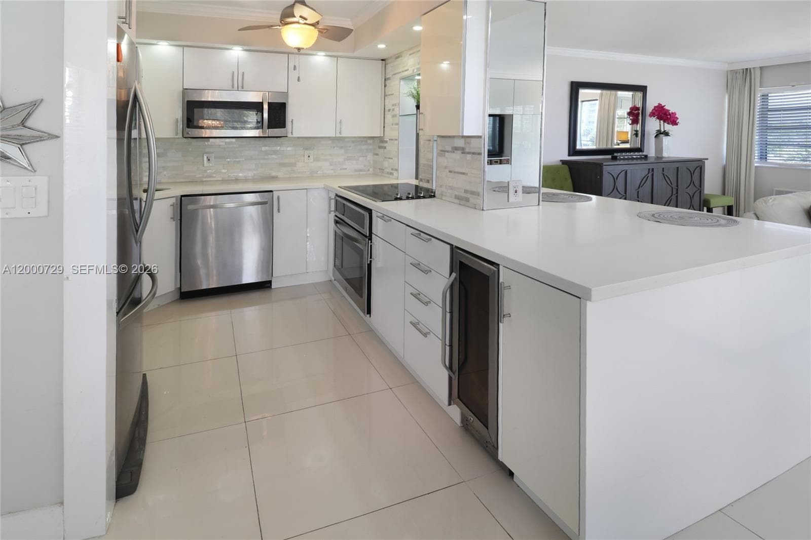 220 Kings Point Dr 415 photo 13