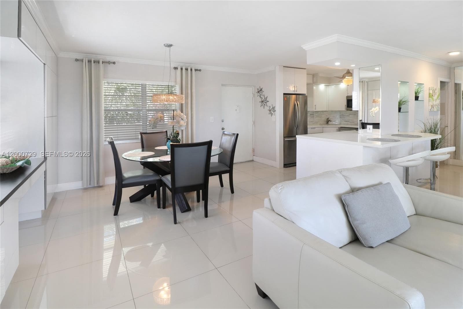 220 Kings Point Dr 415 photo 7