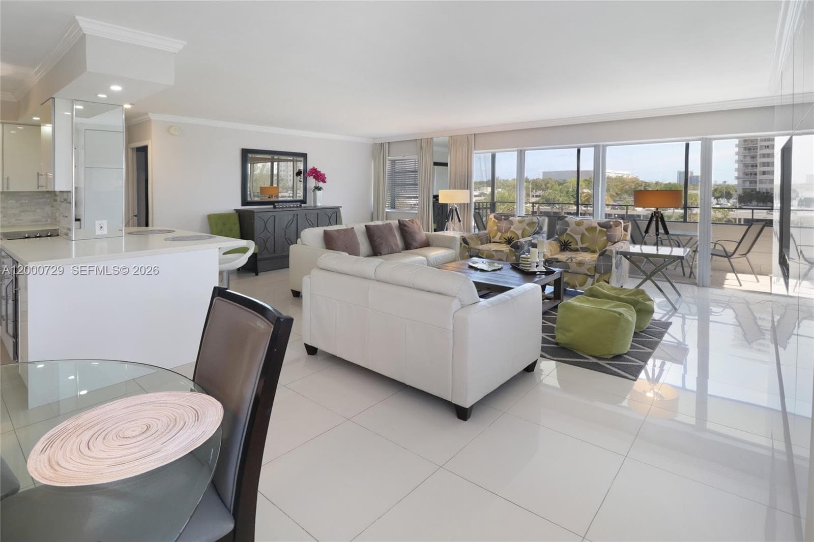 220 Kings Point Dr 415 photo 3