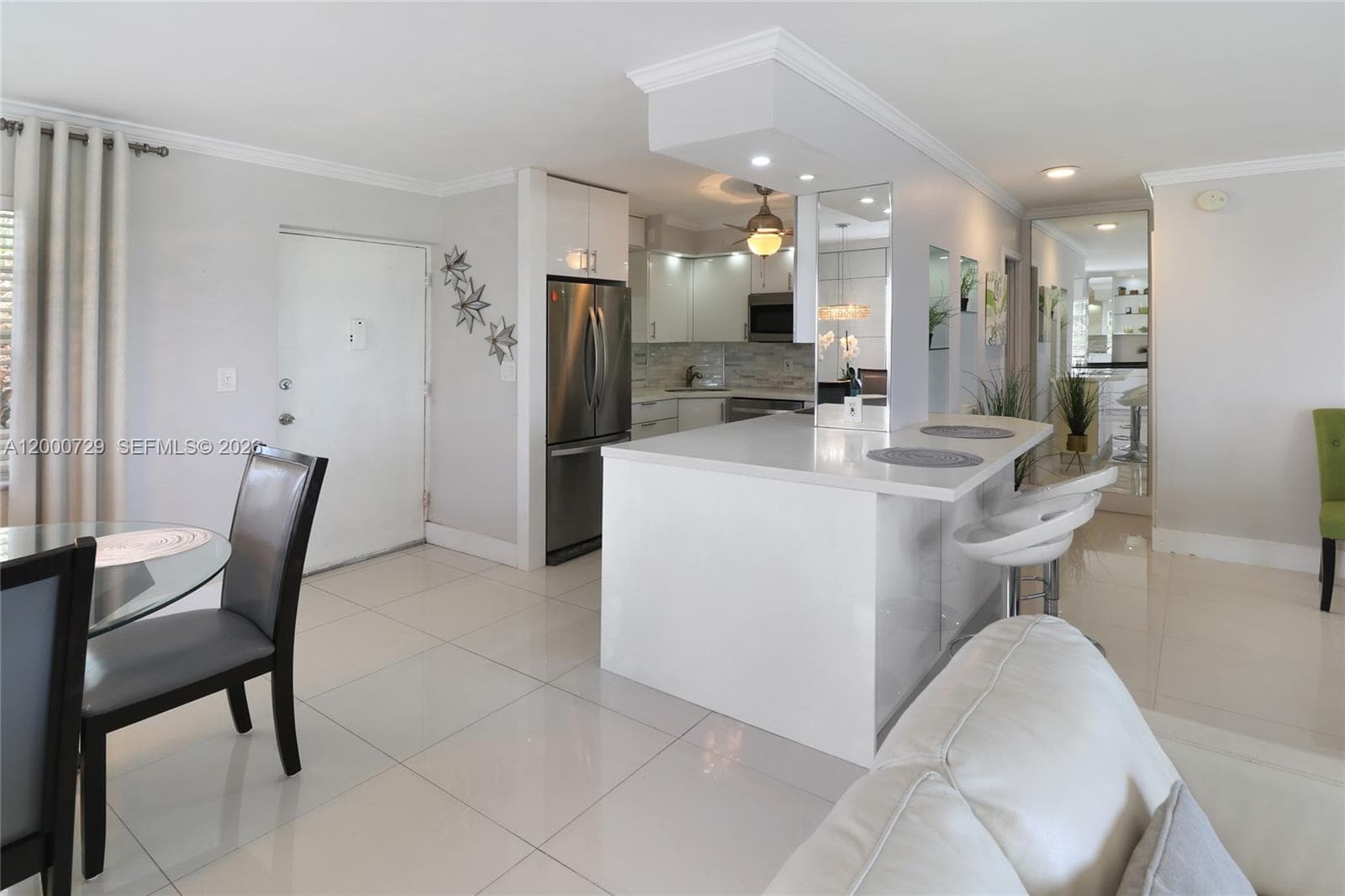 220 Kings Point Dr 415 photo 10