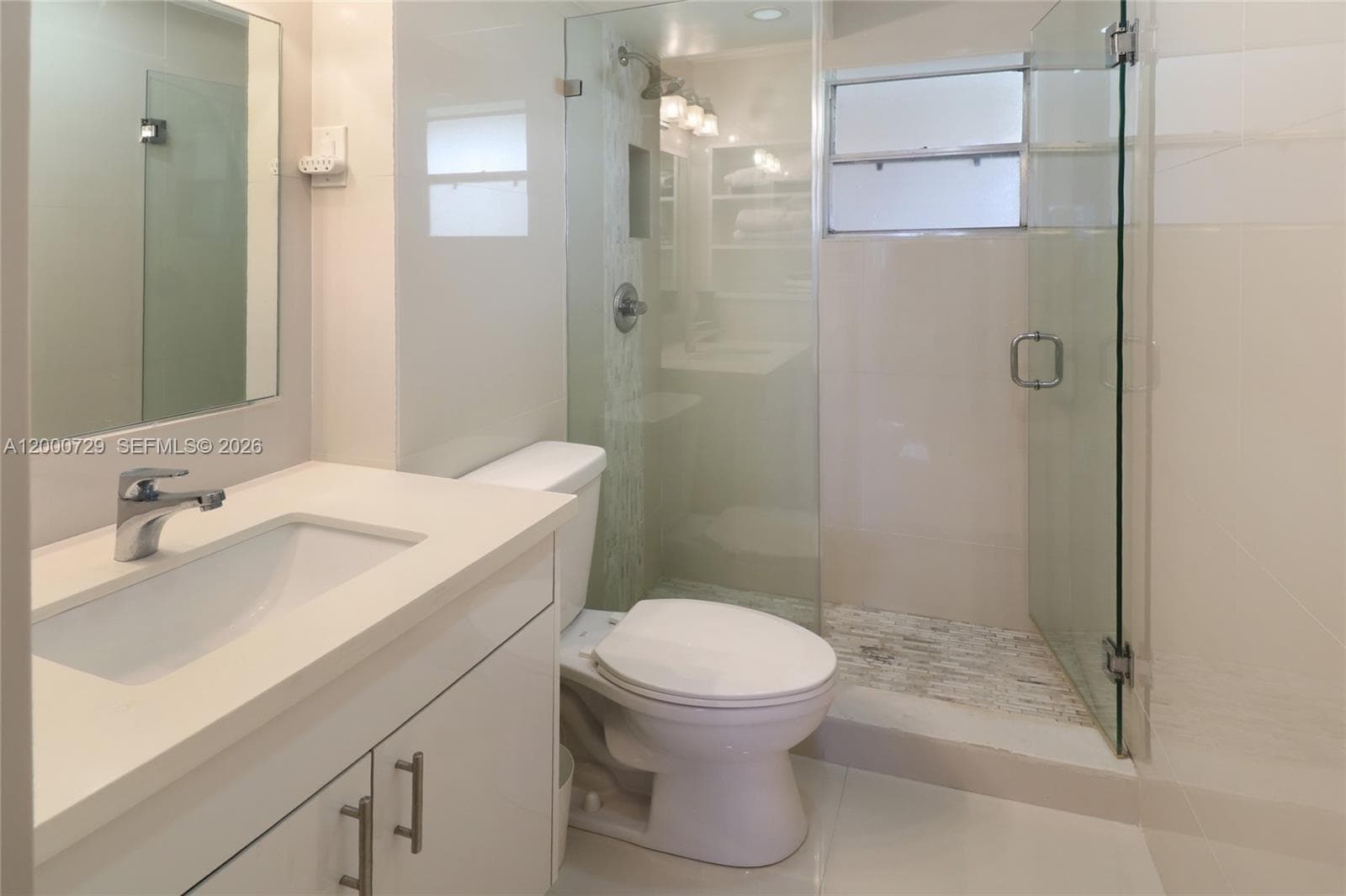 220 Kings Point Dr 415 photo 18