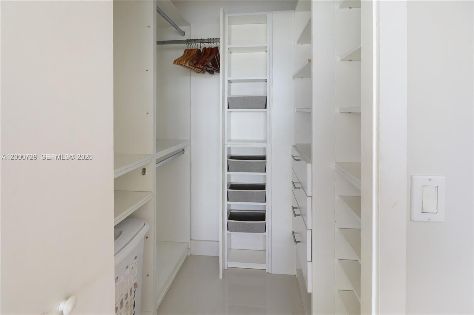 220 Kings Point Dr 415 photo 19