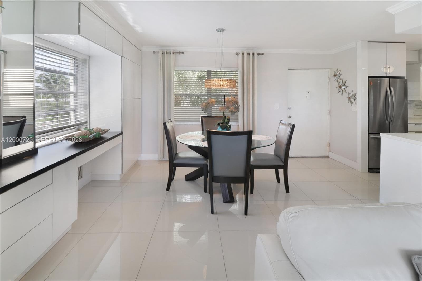 220 Kings Point Dr 415 photo 8