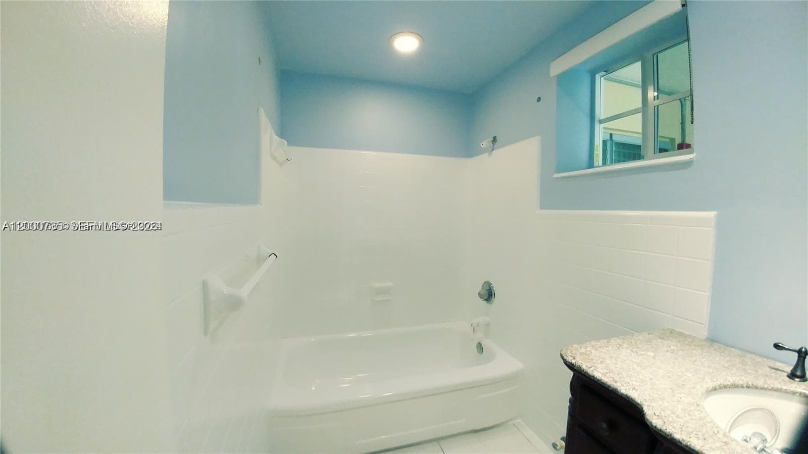 462 Golden Isles Dr 205 photo 4