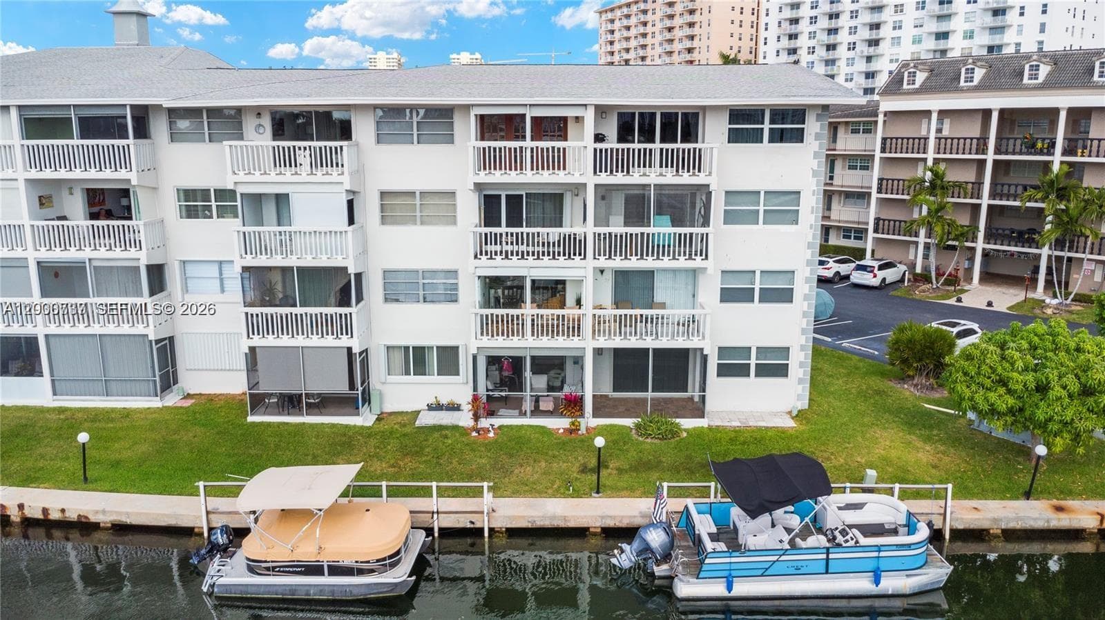 455 Paradise Isle Blvd 402 photo 2