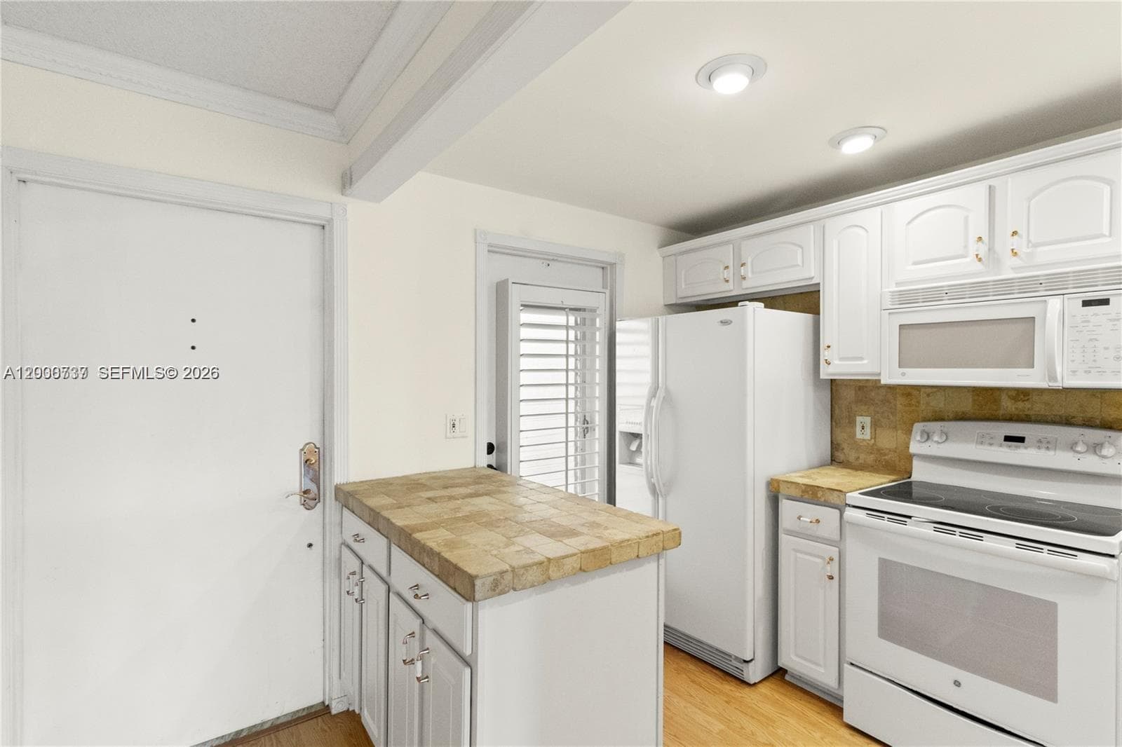 455 Paradise Isle Blvd 402 photo 5
