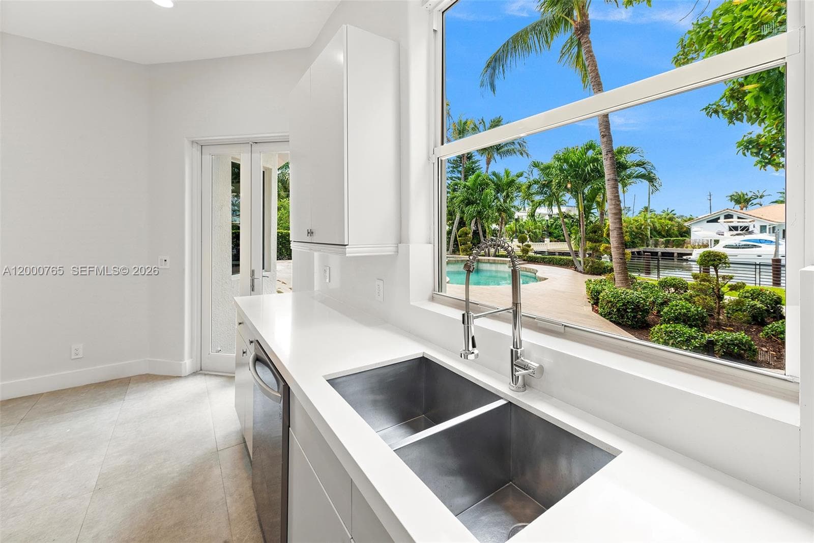 552 PALM DRIVE photo 21