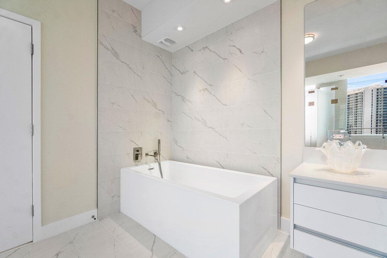3100 N Ocean Drive 1505p photo 13