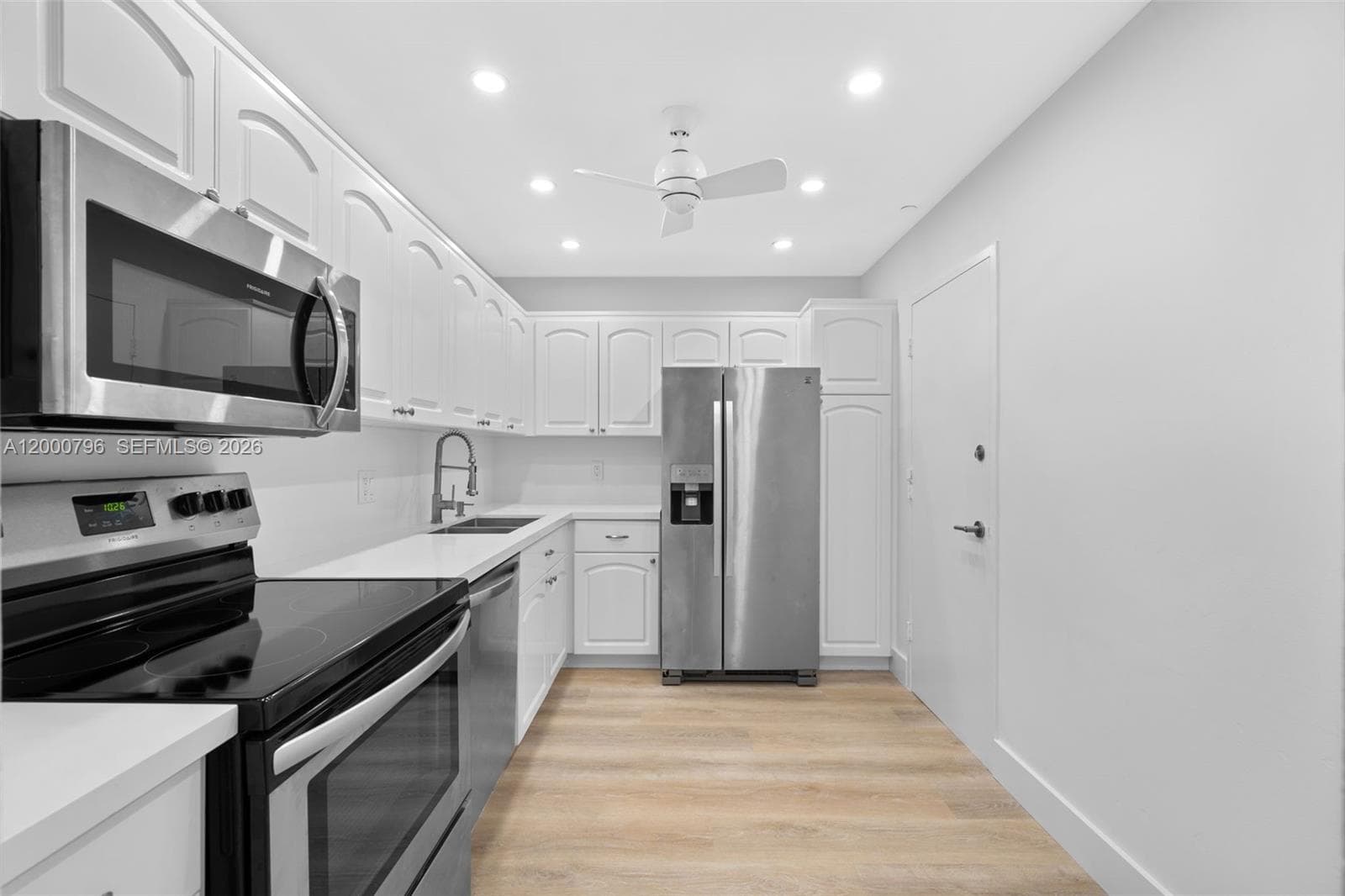 177 Ocean Lane Dr 106 photo 7