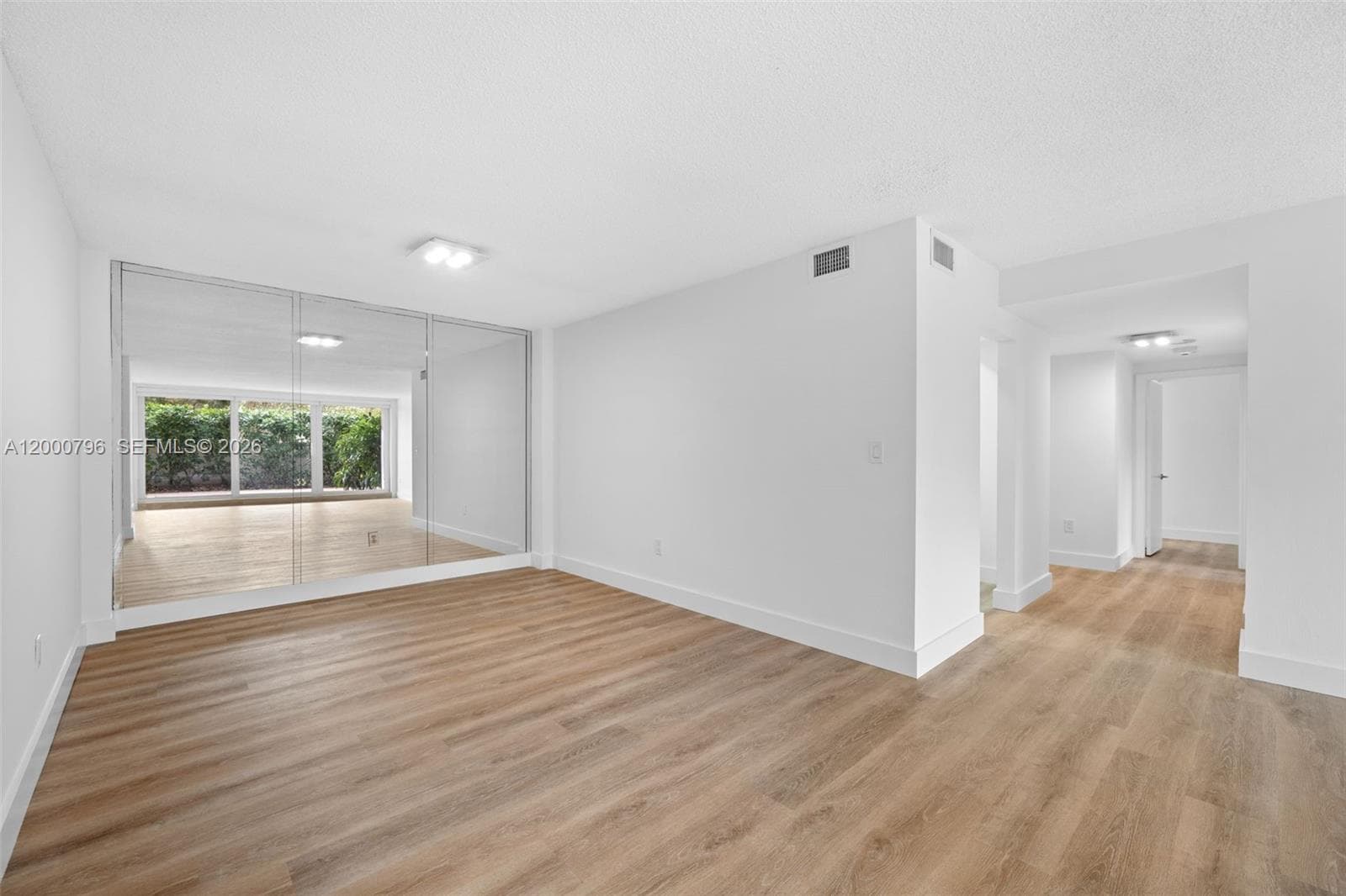 177 Ocean Lane Dr 106 photo 3