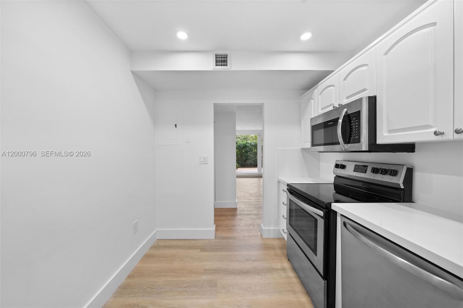 177 Ocean Lane Dr 106 photo 9
