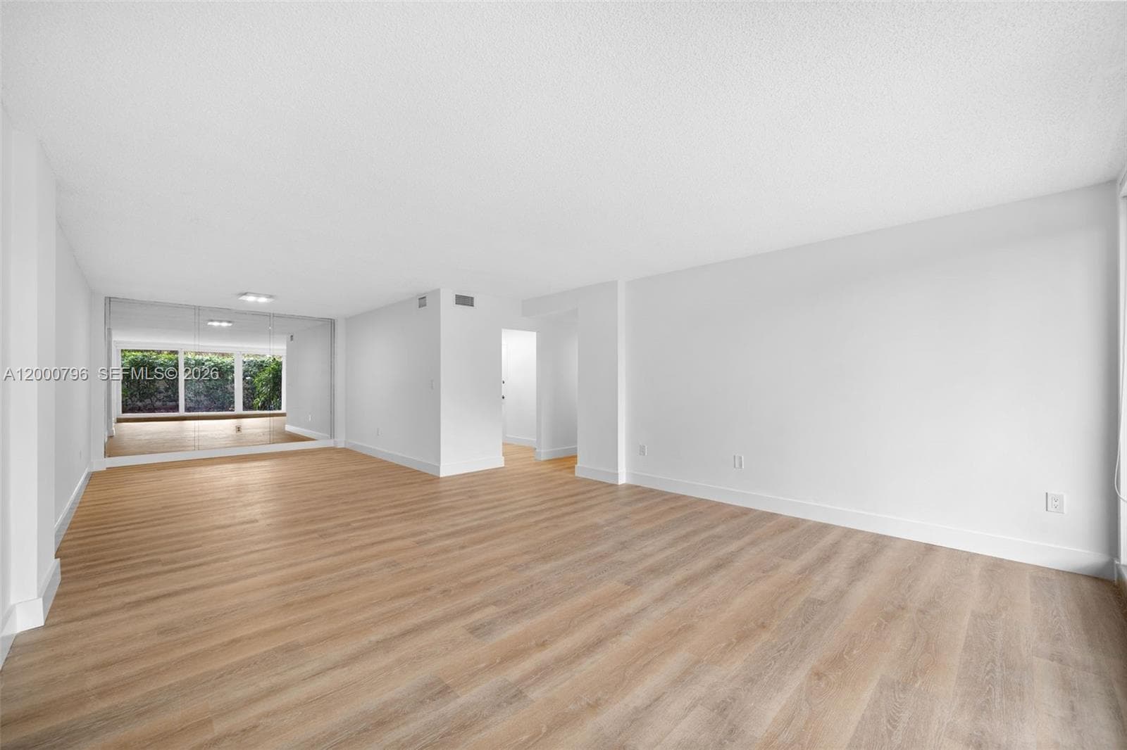 177 Ocean Lane Dr 106 photo 4