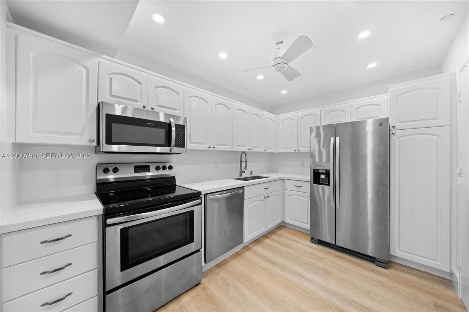 177 Ocean Lane Dr 106 photo 8