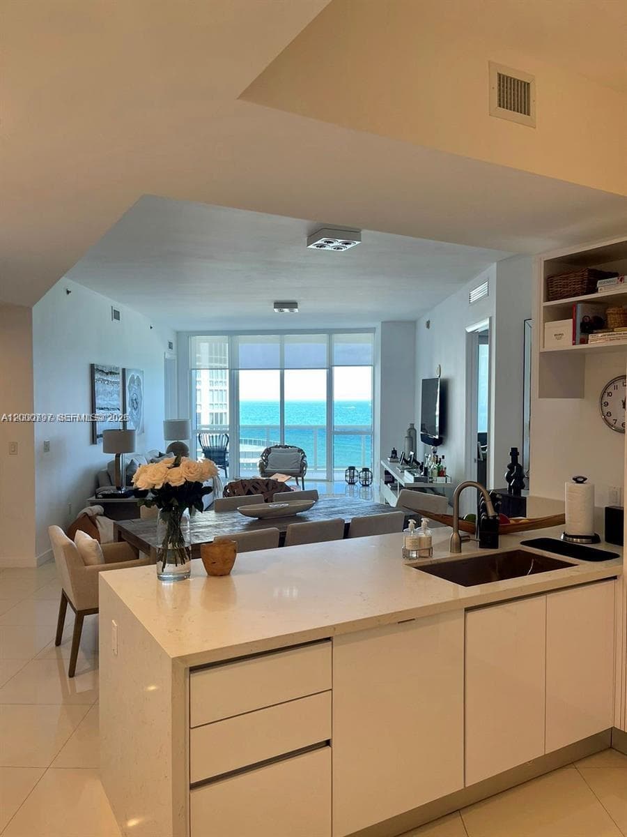 15811 Collins Ave 803 photo 10