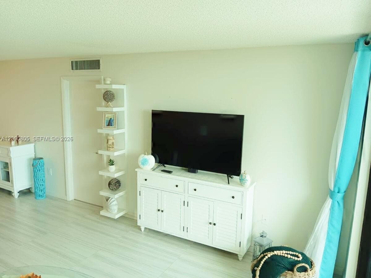 9900 S Ocean Dr 106 photo 6
