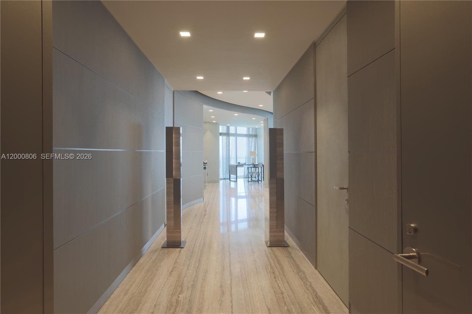 18975 Collins Ave 4800 photo 2