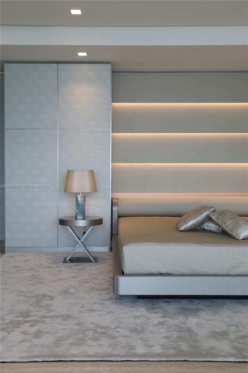 18975 Collins Ave 4800 photo 14