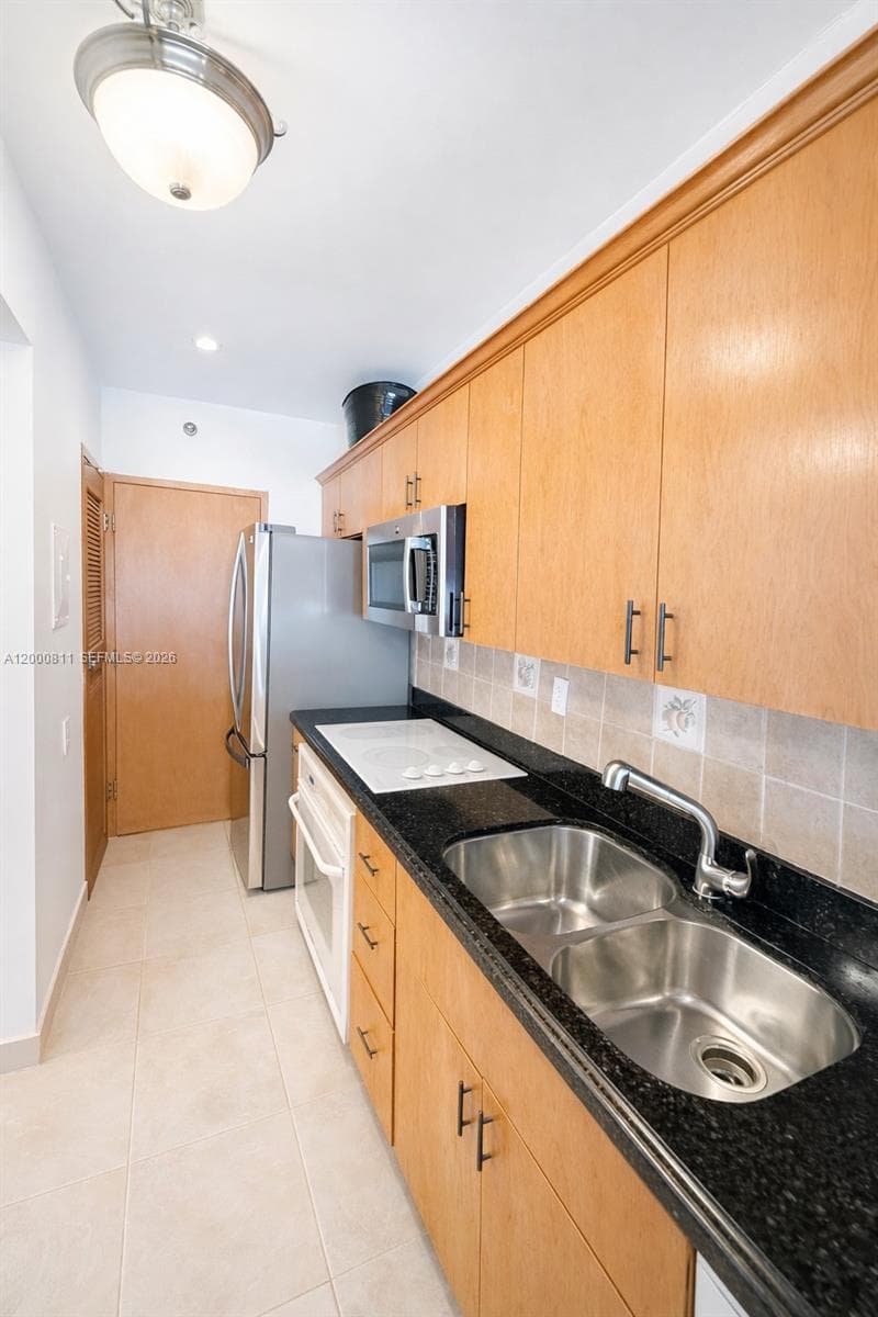 100 Lincoln Rd 1405 photo 9