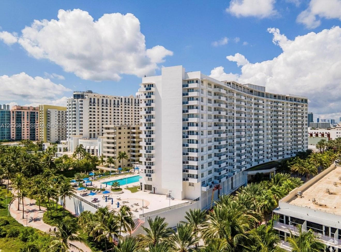 100 Lincoln Rd 1405 photo 24