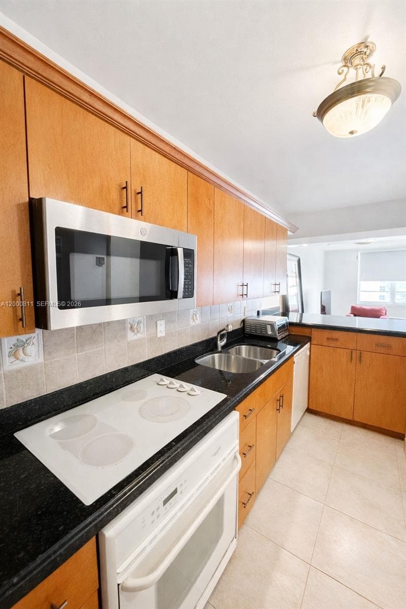 100 Lincoln Rd 1405 photo 10