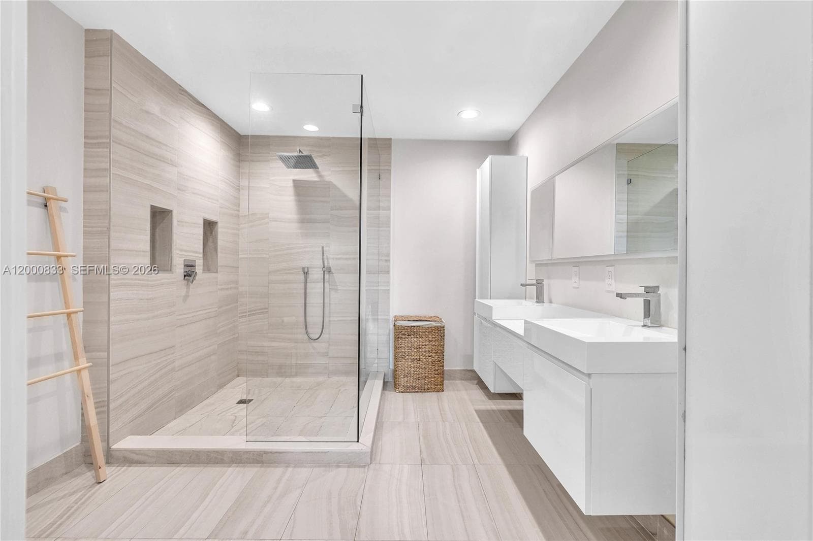 3029 188th St 721 photo 23