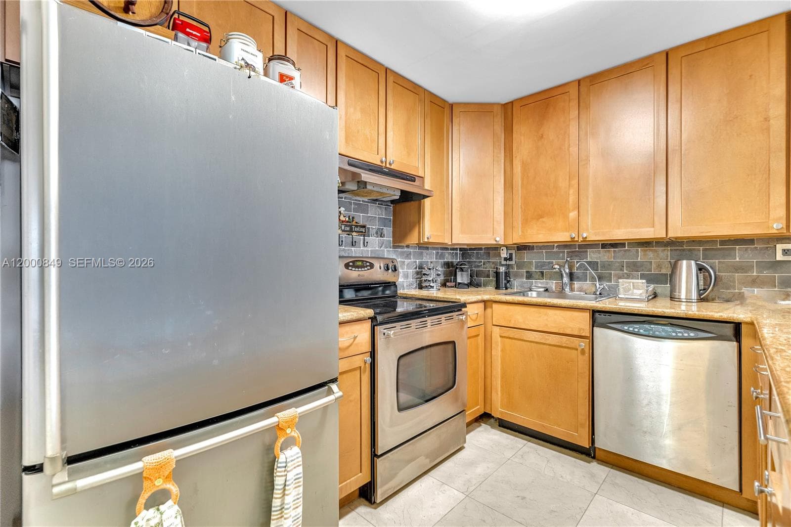 600 Three Islands Blvd 618 photo 2