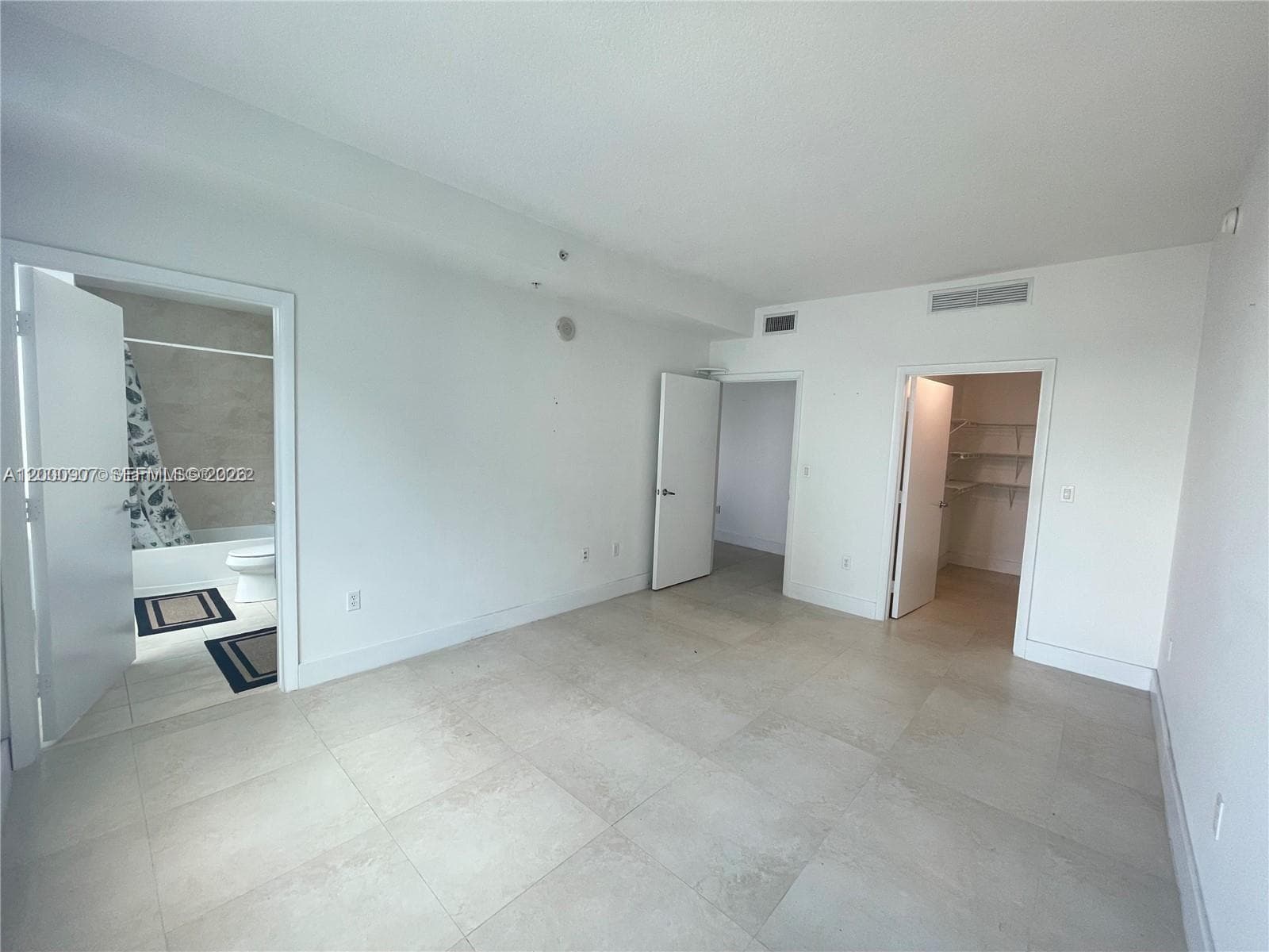 1900 Bayshore Dr 3311 photo 4