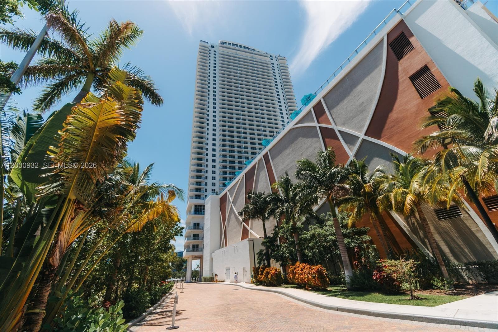 4010 Ocean Dr R804 photo 2