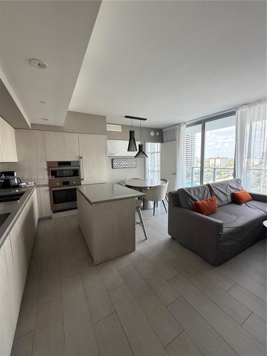 4010 Ocean Dr R804 photo 5