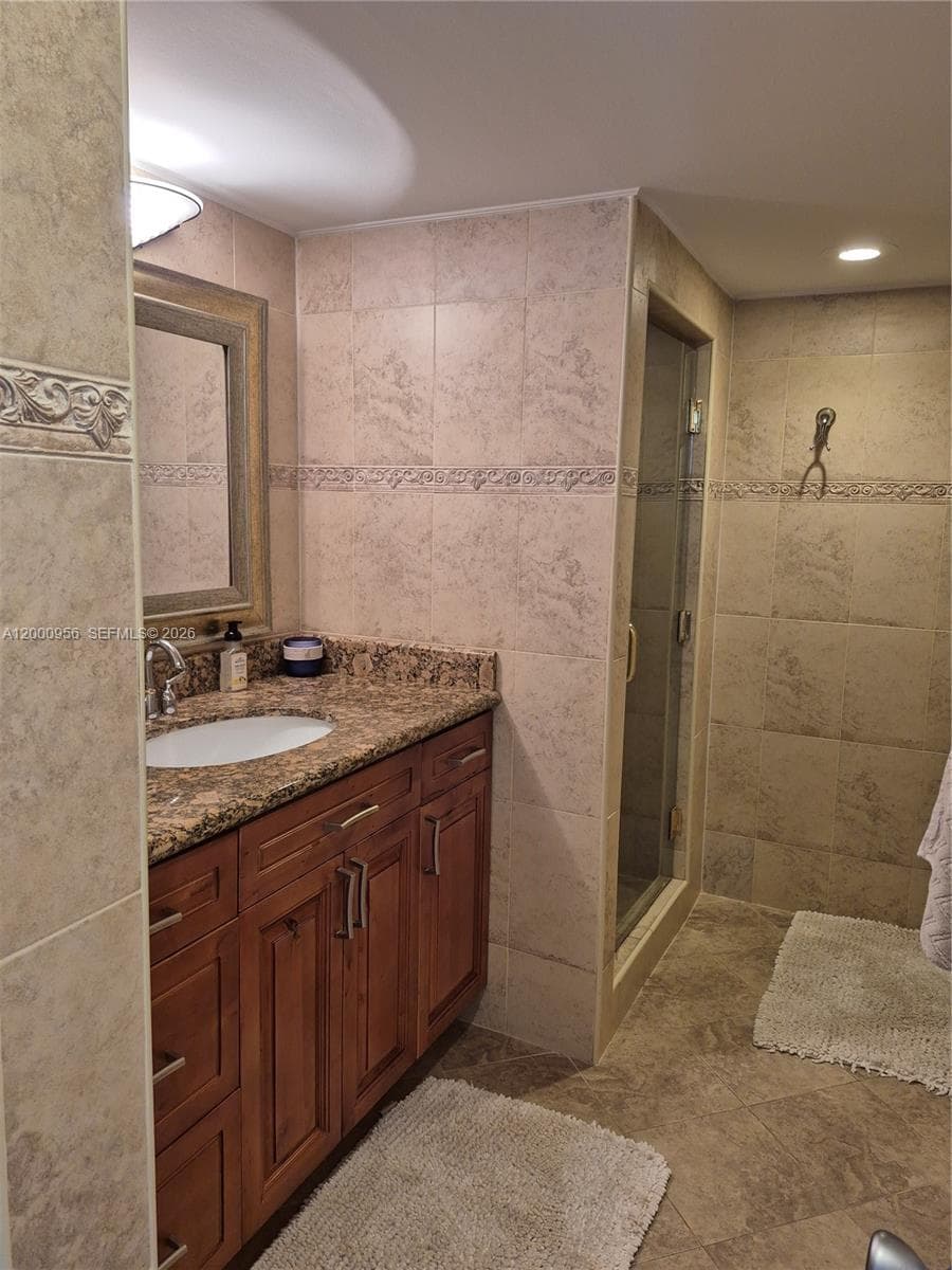 1912 Ocean Dr 17C photo 21