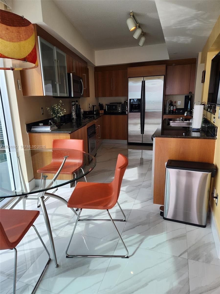 325 Biscayne Blvd 2523 photo 7