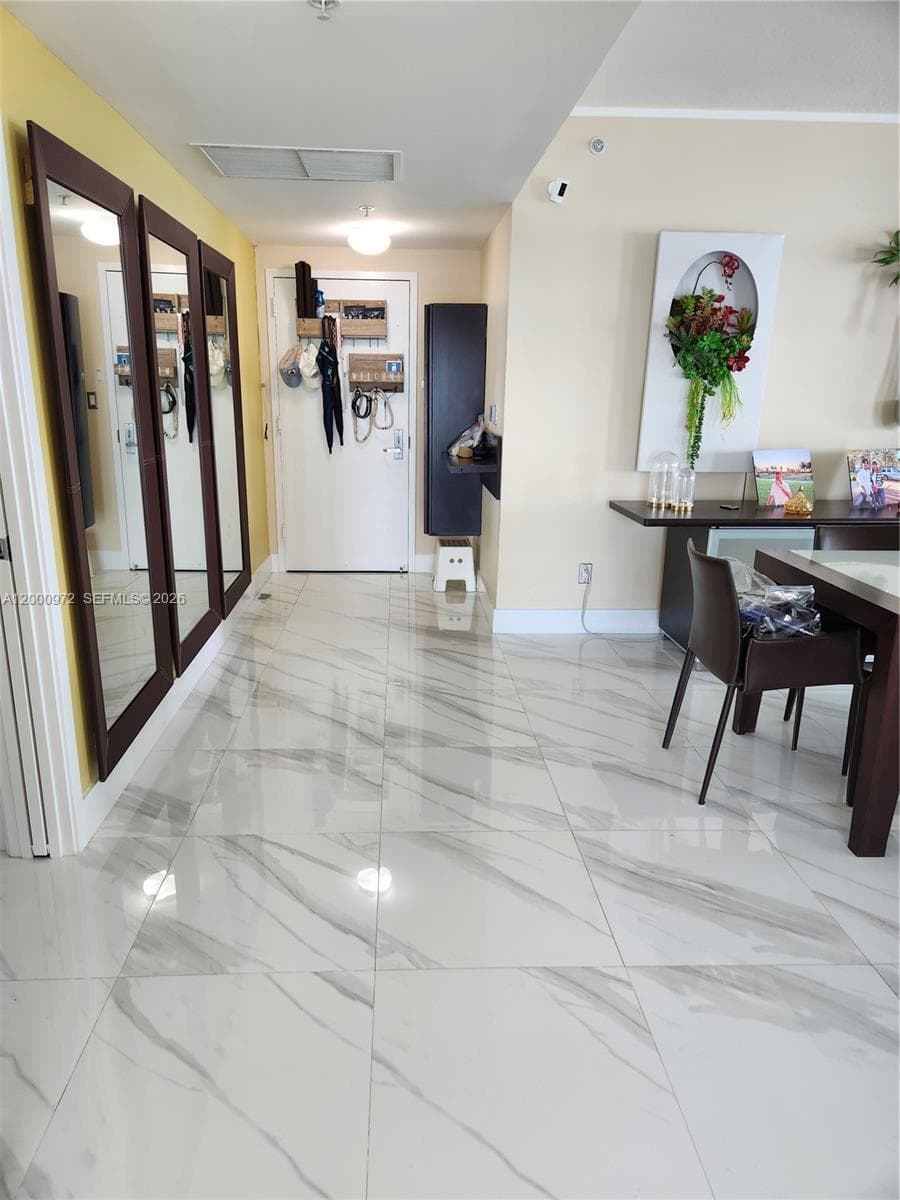 325 Biscayne Blvd 2523 photo 11