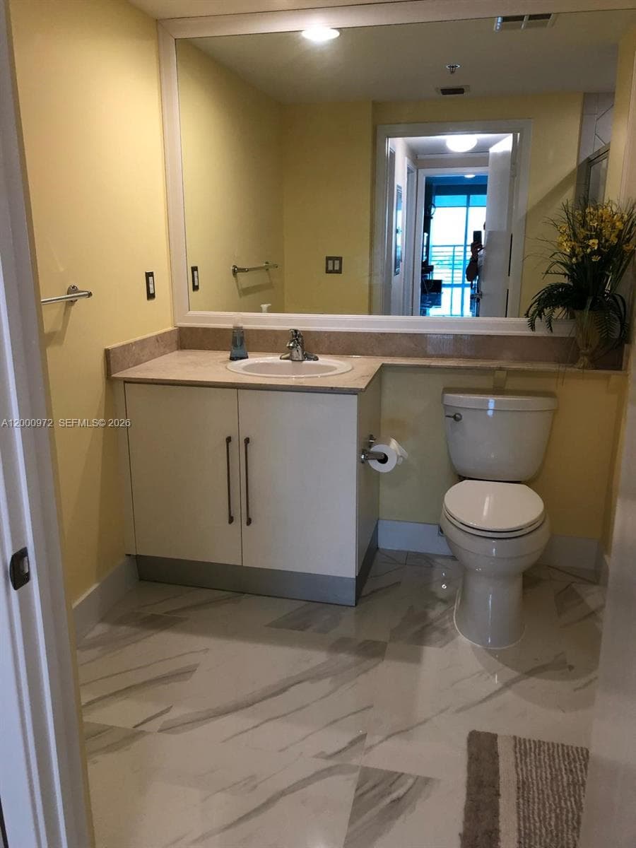 325 Biscayne Blvd 2523 photo 25