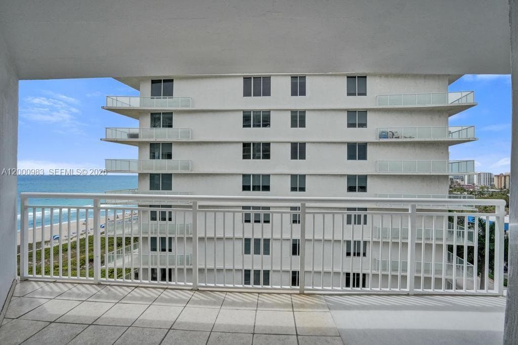 710 Ocean Blvd 812 photo 7