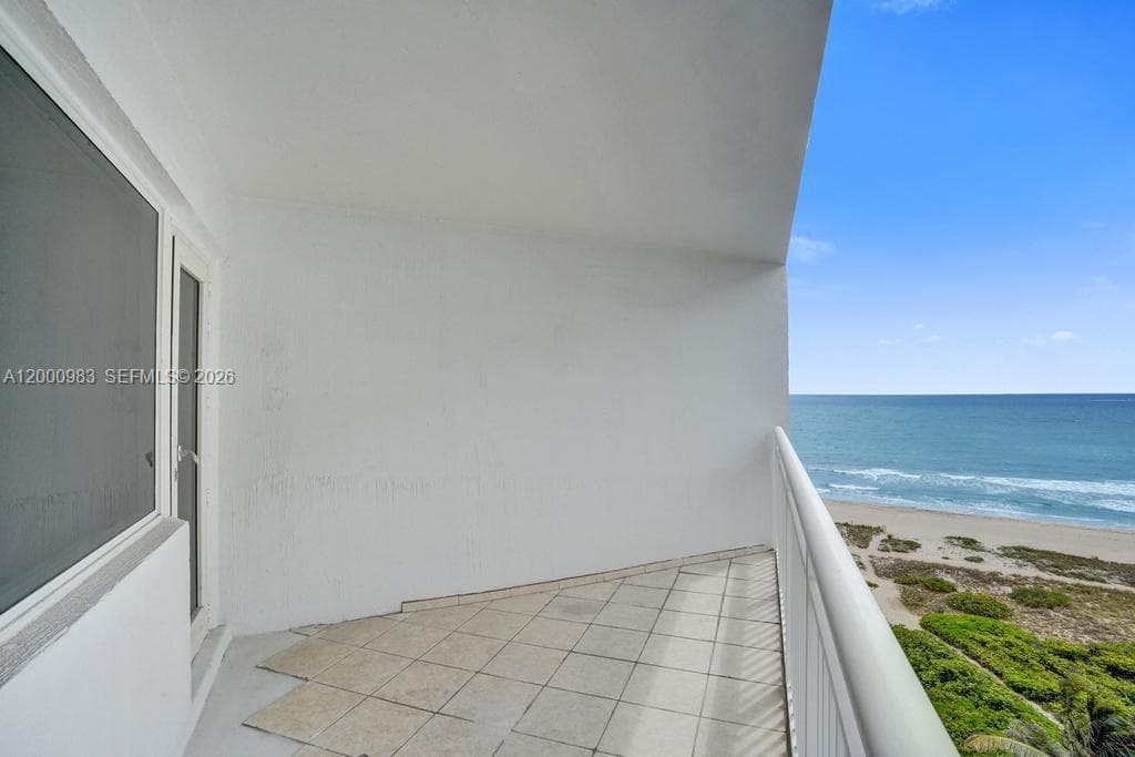 710 Ocean Blvd 812 photo 9
