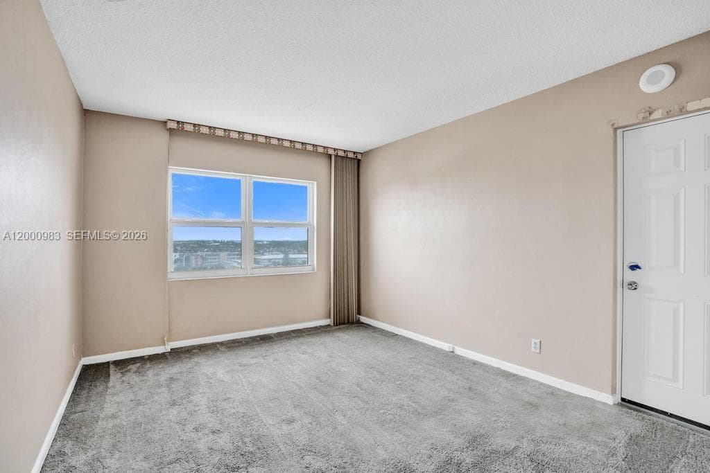 710 Ocean Blvd 812 photo 18