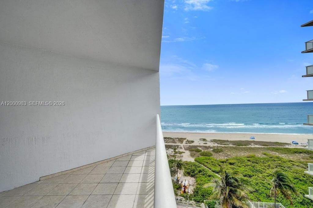 710 Ocean Blvd 812 photo 8