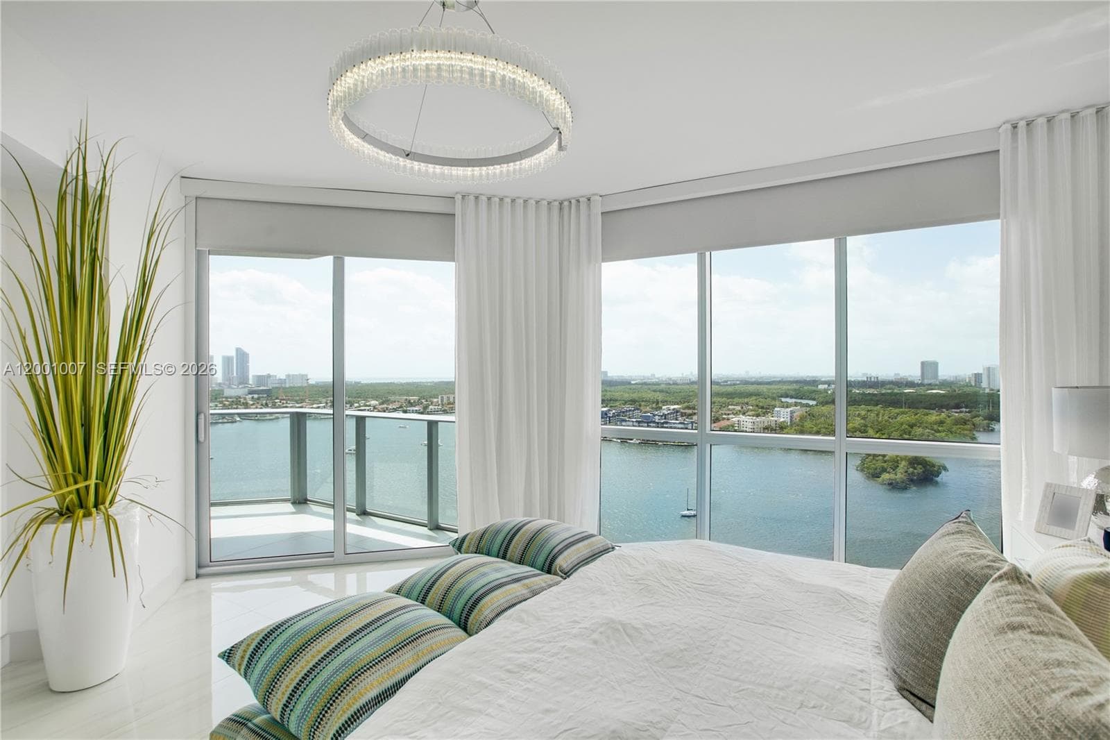 17111 Biscayne Blvd 2008 photo 14