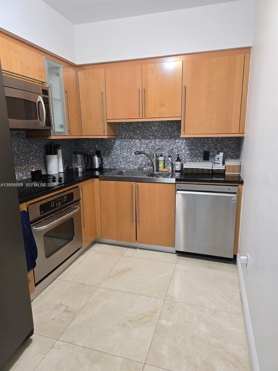 6365 Collins Ave 2710 photo 15