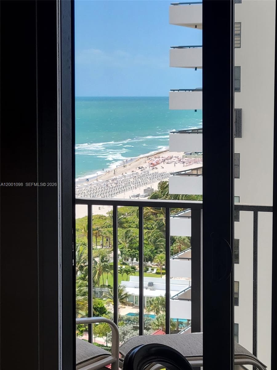 2625 Collins Ave 1601 photo 17