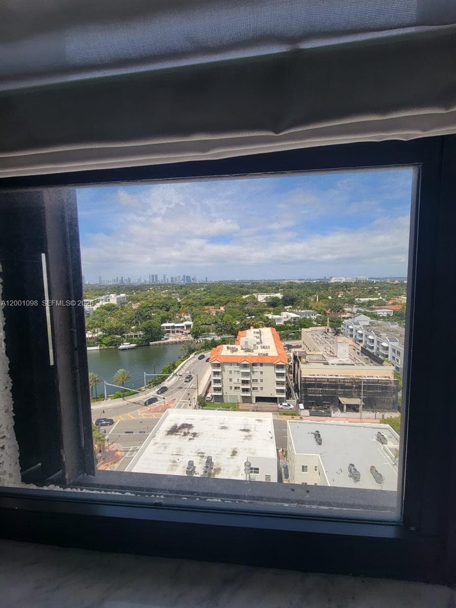 2625 Collins Ave 1601 photo 7