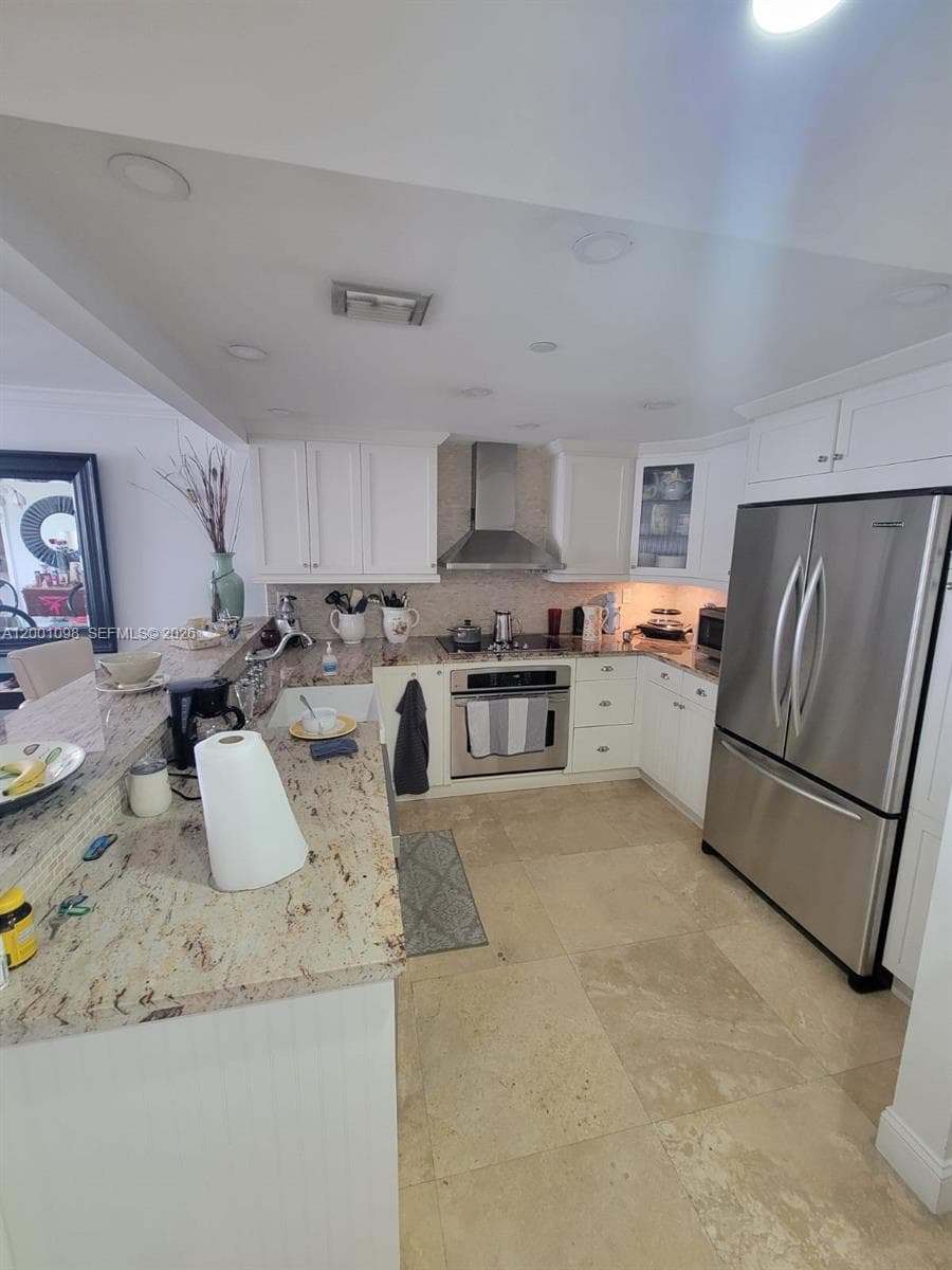 2625 Collins Ave 1601 photo 4