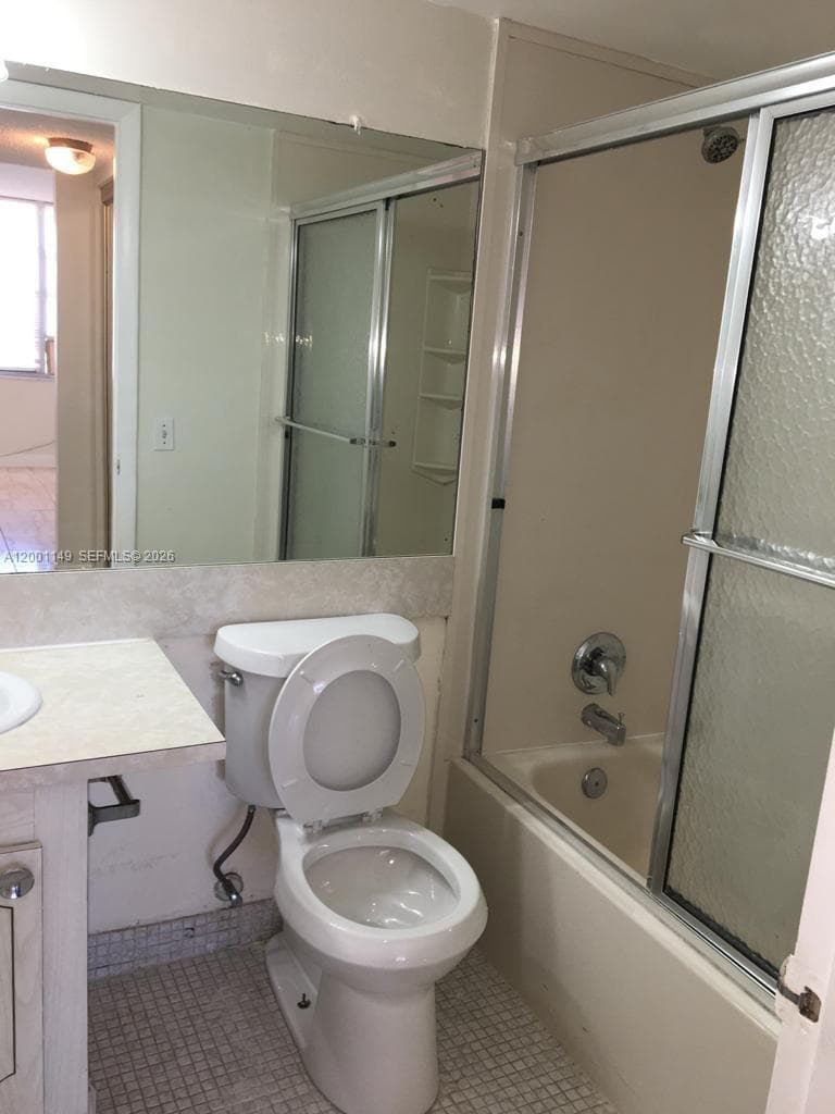 2025 164th St 205 photo 6