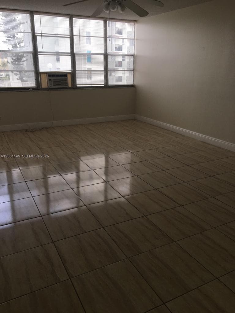 2025 164th St 205 photo 3
